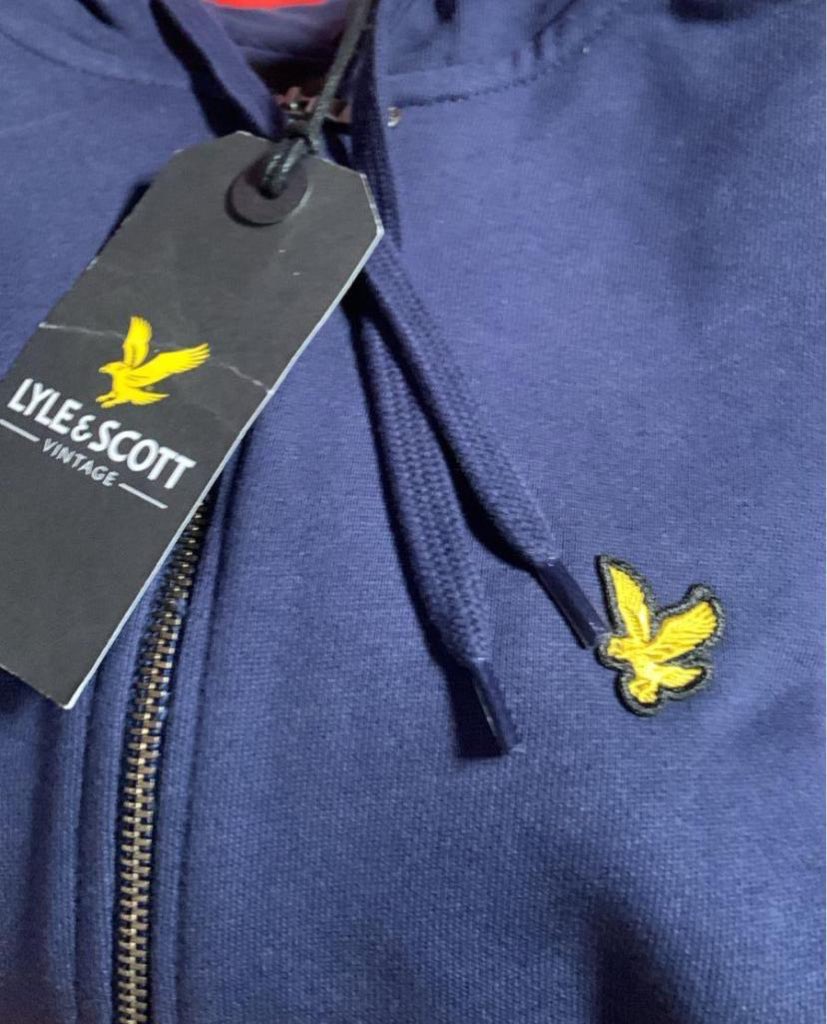 kknxiaa's tweet photo. Lylescott : 550k nett 
SI : 1100 nego tipis 

All : size 12 https://t.co/JLsVHnE40U