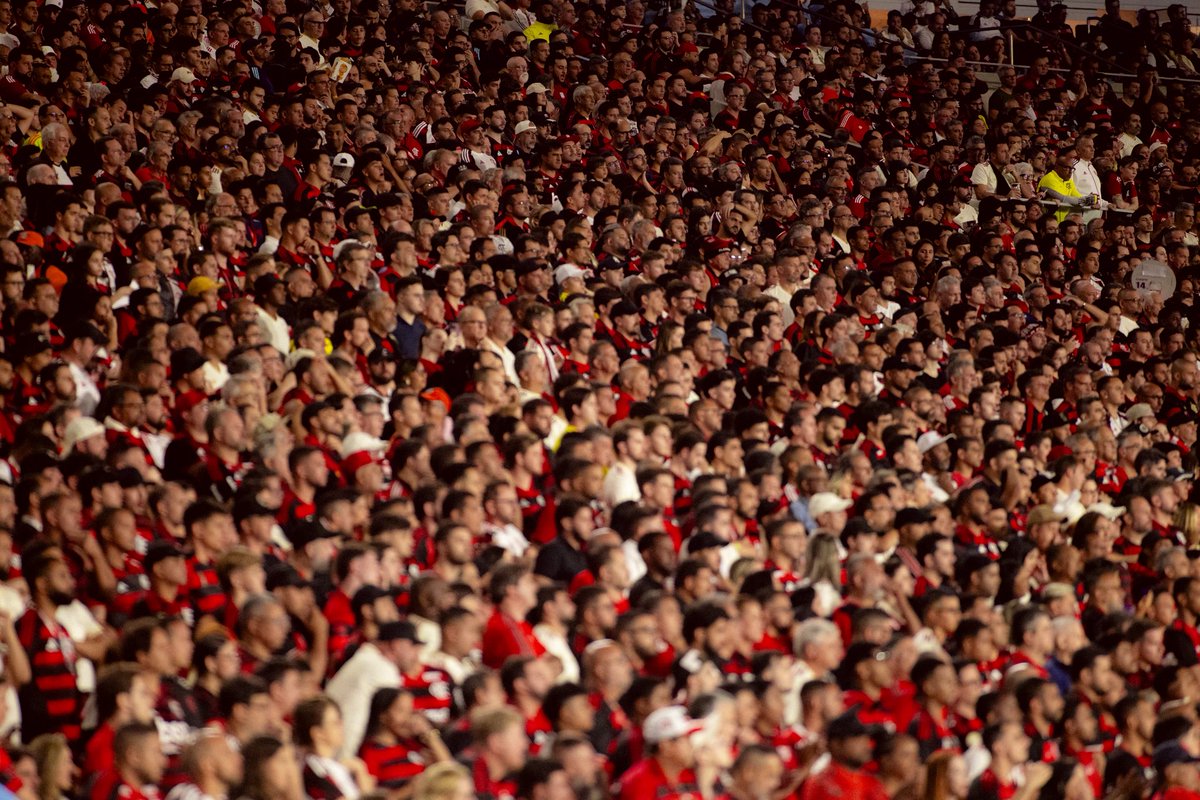 ColunadoFla's tweet photo. TE SIGO A TODO LADO! 🇦🇷⚫️🔴

Torcida do Flamengo esgota ingressos para o jogo contra o Racing, no El Cilindro, pela semifinal da Libertadores.

O ponto de encontro oficial dos rubro-negros para a ida ao estádio será às 16h, na Marta Lynch & Avenida de los Italianos, C1107, Buenos Aires, Argentina.

🗞️ @renanmoura1989