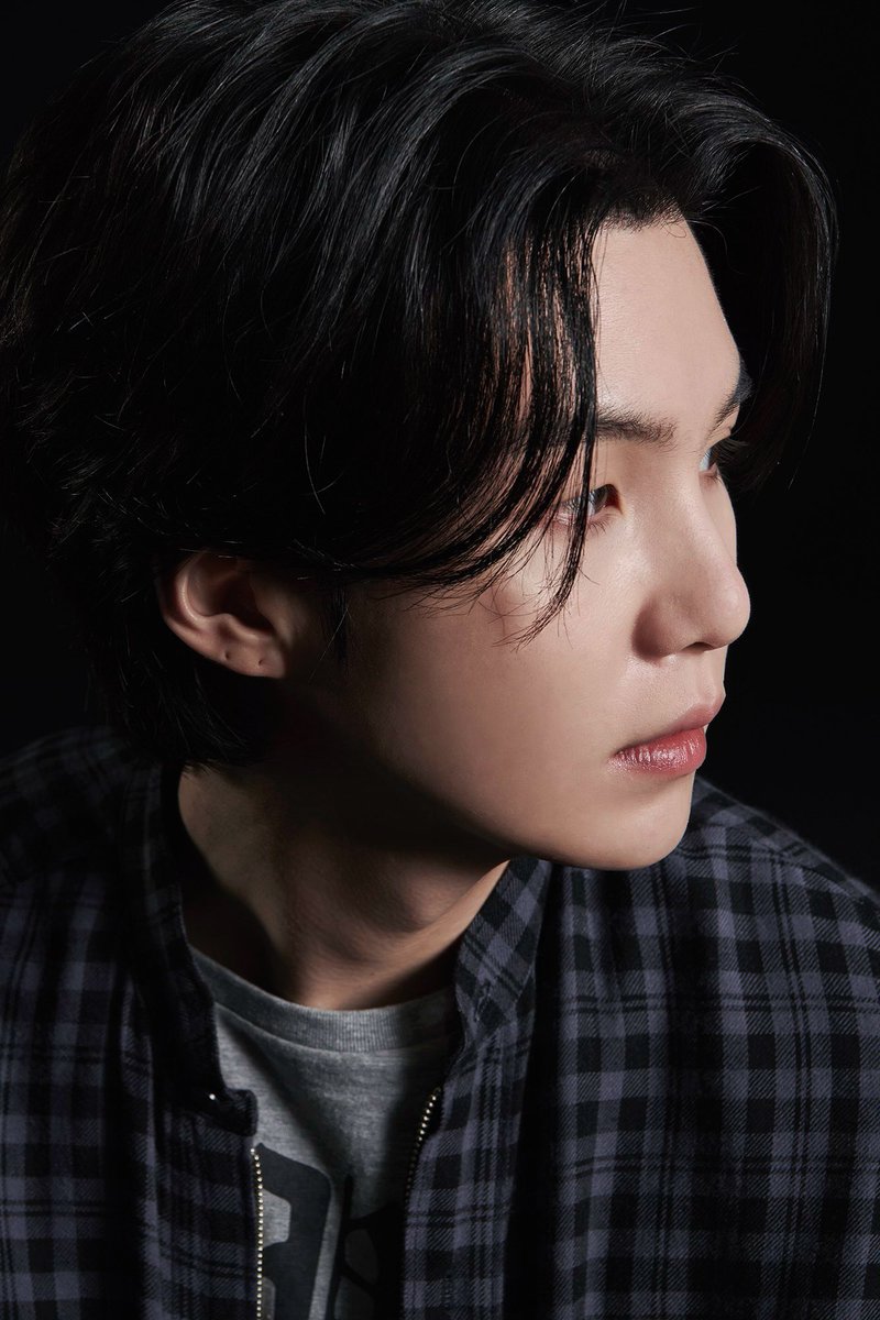 DataAgustD's tweet photo. RT &amp; Reply for brand reputation! 🖤✨ 

WE LOVE YOU YOONGI 
WE ARE PROUD OF YOU YOONGI 
OUR LOTUS FLOWER MIN YOONGI 
#DonationFairySUGA 
#SUGA #슈가 #방탄소년단슈가 
#BTSSUGA #シュガ #AgustD https://t.co/56Fje80OTF