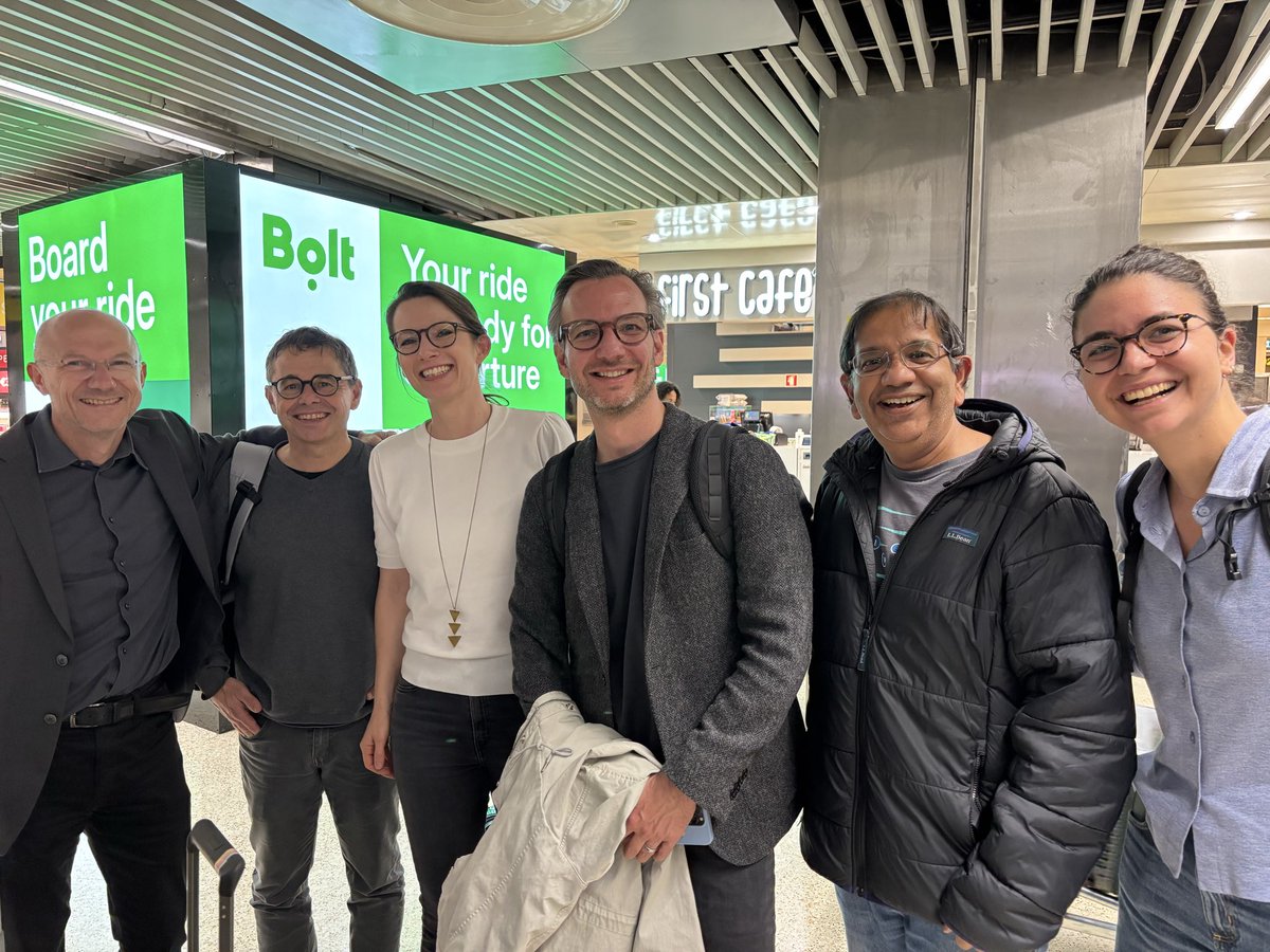 The New York Munich Goettingen crew has landed in Lisbon for <a href="/BottonChampPanc/">Peter Bailey</a> #PancreaticCancer research meeting! 
<a href="/SaurLab/">Saur Lab</a> <a href="/MaxReichertMD/">Maximilian Reichert</a> <a href="/ChiaraFalcomata/">Chiara Falcomatà</a> <a href="/BarbaraGrnwald/">Barbara Grünwald</a>