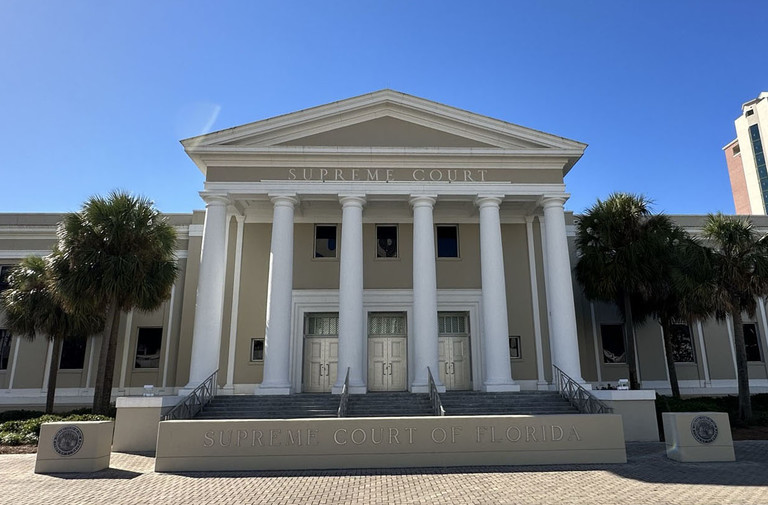 Florida Supreme Court Work Group Identifies 12 Alternatives to ABA Accreditation law.com/2025/10/28/flo…