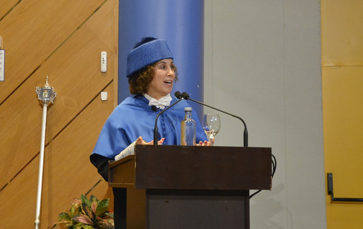 DUVIrrss's tweet image. A @uvigo inviste doutora honoris causa á astrofísica viguesa Begoña Vila en recoñecemento á súa contribución á exploración do Universo. O solemne acto tivo lugar este mércores no campus de Ourense.

➡️ acortar.link/mh1q80 

#duvi #uvigo #xeracionuvigo