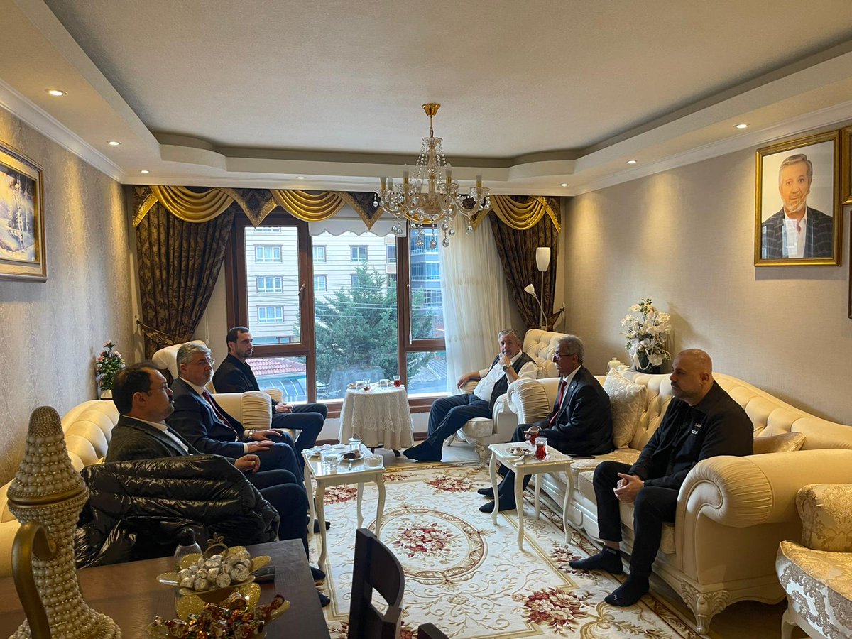 İlçe Başkanımız Sayın Kadir Karapınar, Yerel Yönetimlerden Sorumlu İlçe Başkan Yardımcımız Sayın Ahmet Er, Belediye Grup Başkanvekilimiz Sayın Halit Tuğcu ve İlçe Yönetim Kurulu Üyelerimiz ile birlikte, Mali İşlerden Sorumlu İlçe Başkan Yardımcımız Sayın Seyit Muhammet Dik'in