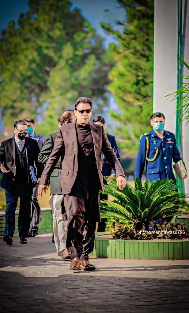 واقف کہاں زمانہ ہماری اڑان سے
وہ اور تھے جو ہار گئے آسمان سے 
#مقصد_ایک_خان_کی_رہائی
<a href="/TeamiPians/">Team Insafians 𝗣𝗼𝘄𝗲𝗿</a>