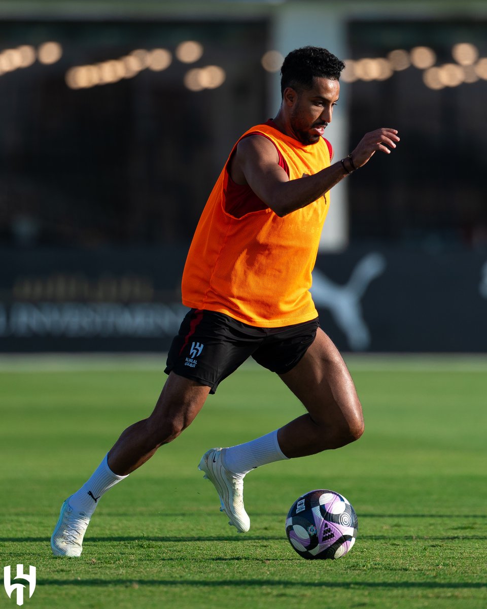 🔹 "سالم الدوسري" يشارك في التدريبات الجماعية ⚽️
