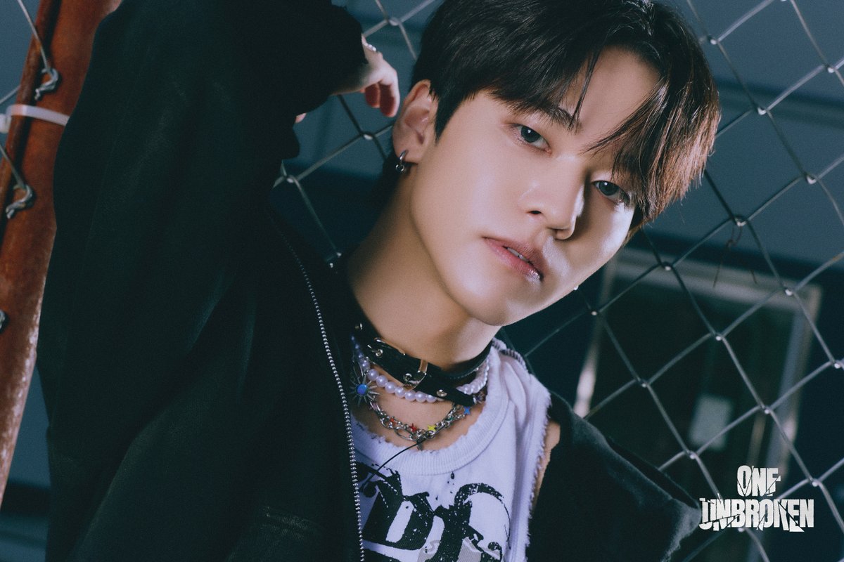 온앤오프(ONF) 9TH MINI ALBUM 
[UNBROKEN]

CONCEPT PHOTO #No_Retreat
#유 #U

2025.11.10 6PM (KST)

#온앤오프 #ONF
#UNBROKEN #Put_It_Back