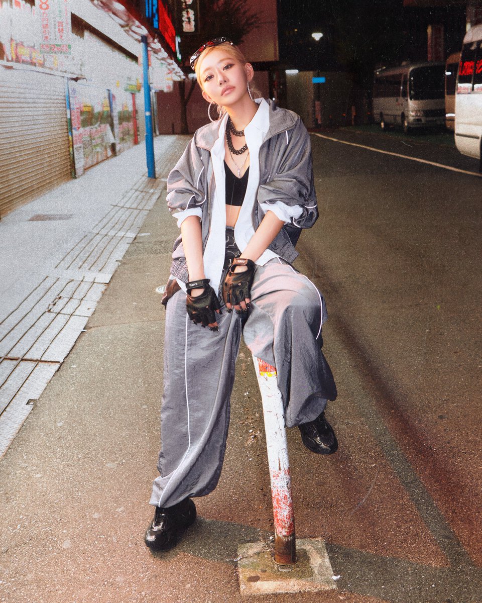 KISSOFLIFEJP's tweet photo. KISS OF LIFE
JAPAN 1st Mini Album
[TOKYO MISSION START]

Want ya : JULIE

🍀 2025.11.05 0AM (JST)

#KISSOFLIFE #KIOF #キスオブライフ
#JULIE #NATTY #BELLE #HANEUL
#ジュリー #ナッティ #ベル #ハヌル
#TOKYO_MISSION_START #Lucky https://t.co/fAtePaOivv