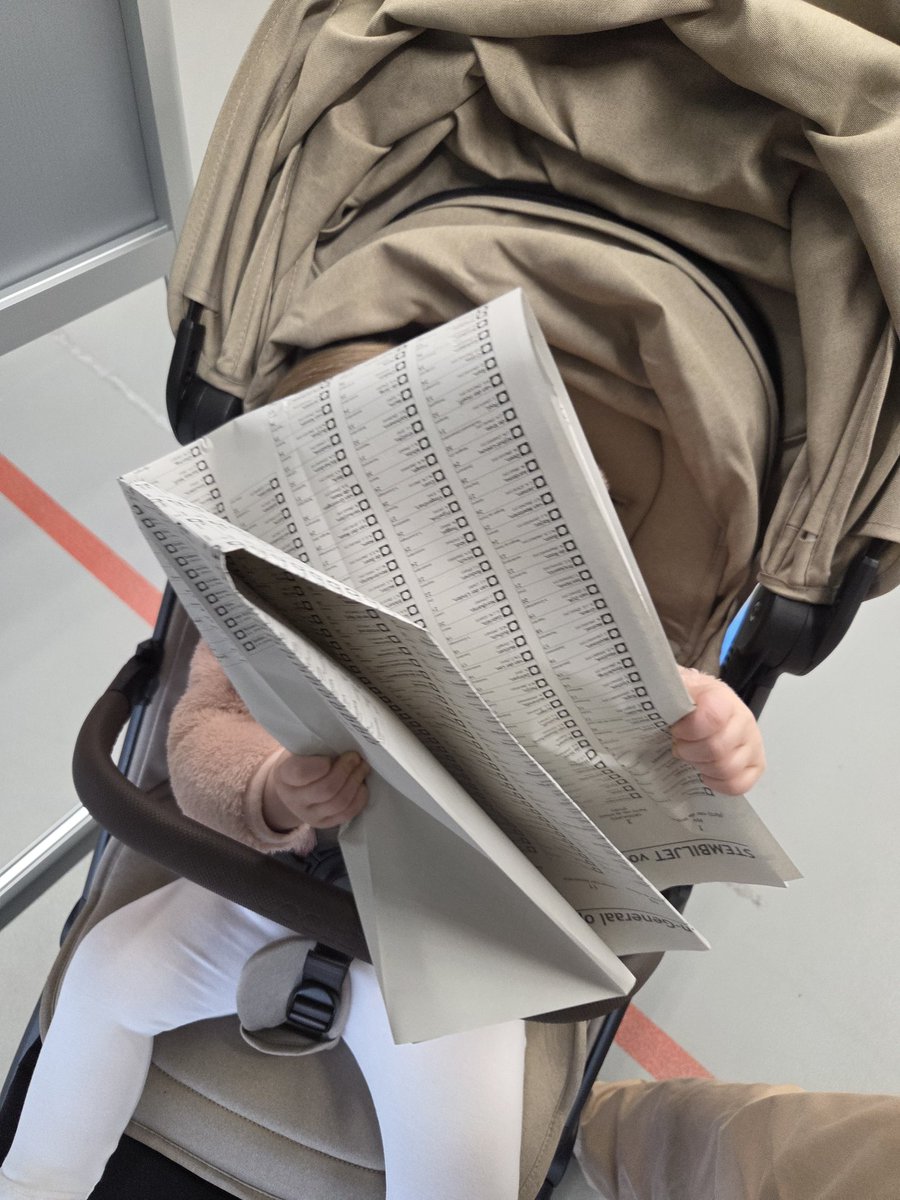 JohnKuijt's tweet image. Wat hulp gehad bij het stemmen op @HenriBontenbal. 🖍 🗳

#TeamHenri #StemCDA