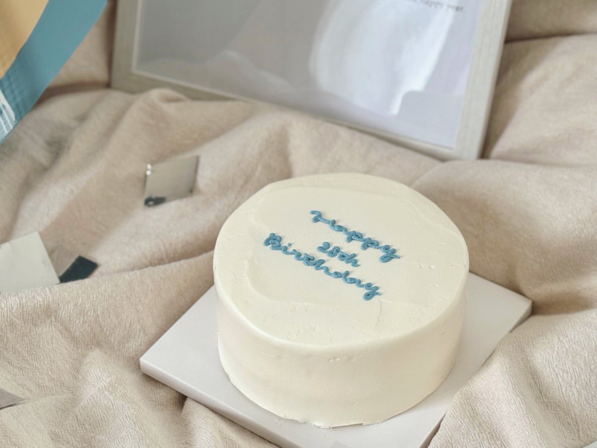 1030_3285's tweet photo. 𝟤𝟢𝟤𝟧.𝟣𝟢.𝟥𝟢 ▸▸▸ 𝟤𝟪𝗒𝗈 🎂🥂
神宮寺くんお誕生日おめでとう 💐 いきなりの問題の答え合わせから始まる一年も幸せに溢れていますように。はなまるの愛を込めて、大好きだよ〜〜〜！
#JIN_HBDay https://t.co/k1AZAJKR99