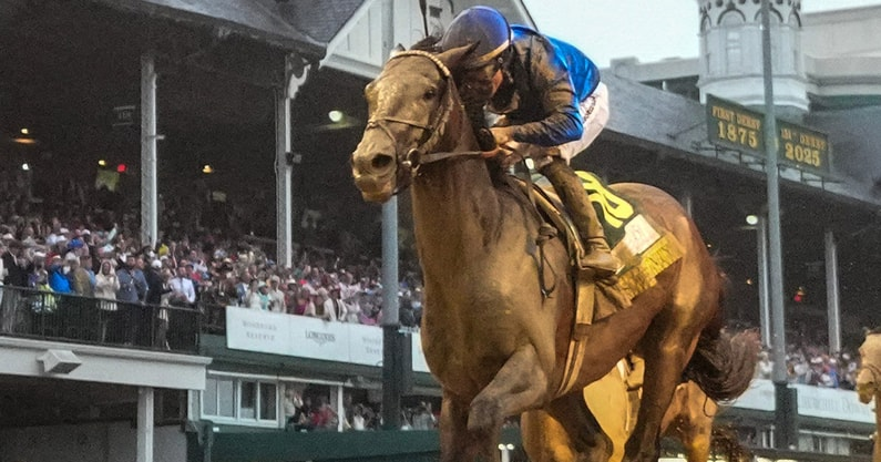 Sovereignty has been scratched from the Breeders' Cup Classic. This sucks. 

A dominant 2025 campaign ends with arguably horse racing's greatest "what if?" 

on3.com/teams/kentucky…