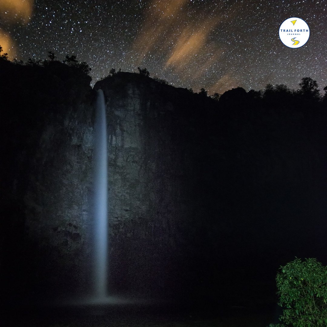 trailforth's tweet image. 🏞 🌠 The Cóndor Machay Waterfall is located near #Quito and descends between Andean rock formations and cloud forest vegetation. Its impressive drop and mountainous surroundings make it a natural attraction of great scenic and ecological value.

#Ecuador 🇪🇨