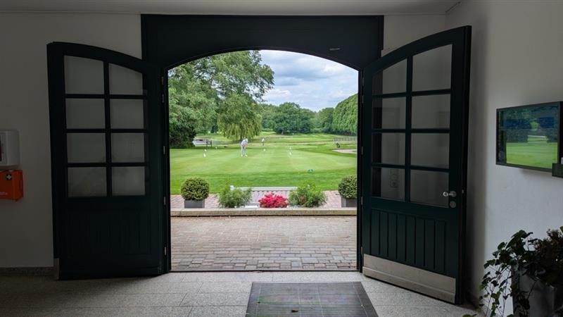Step outside and onto the greens of Gut Kaden Golf Club in Germany. Maintained with Humic DG, Nutri DG, and more from The Andersons!

#TheAndersonsPro #Golf #GolfLife #GolfCourseViews #GolfVibes