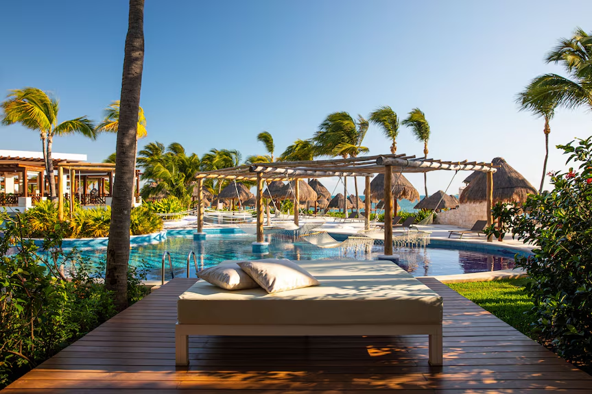 @tentialsolutions celebrated top performers with a world-class getaway in stunning Playa del Carmen, Mexico 🌴

From sun-soaked poolside moments to golf at Playa Mujeres, guests enjoyed the perfect mix of relaxation, connection, and adventure.

#JPSE #ClientEngagement #BucketList
