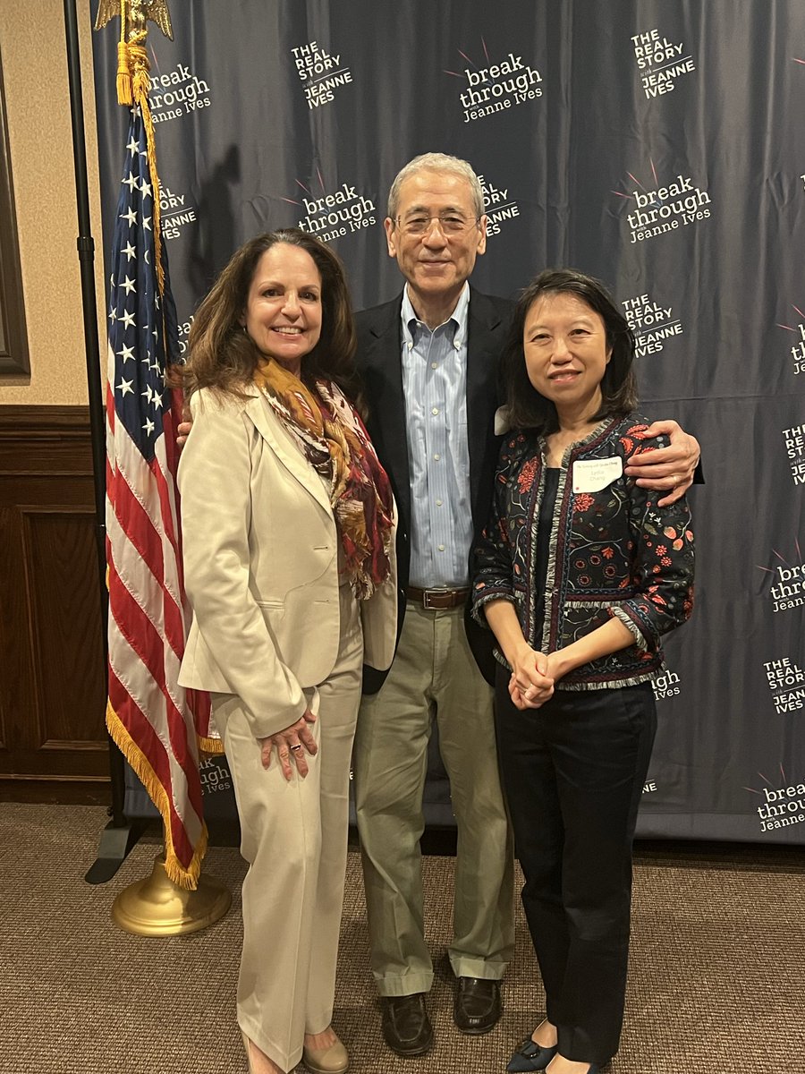 Communist China has no place in our communities! 

Last night I was honored to meet Gordon Chang - the political analyst and expert on China. 

Thank you <a href="/JeanneIves/">Jeanne Ives</a> for shining light on this state’s nefarious activity with the CCP’s Gotion battery plant in Illinois. 

The people