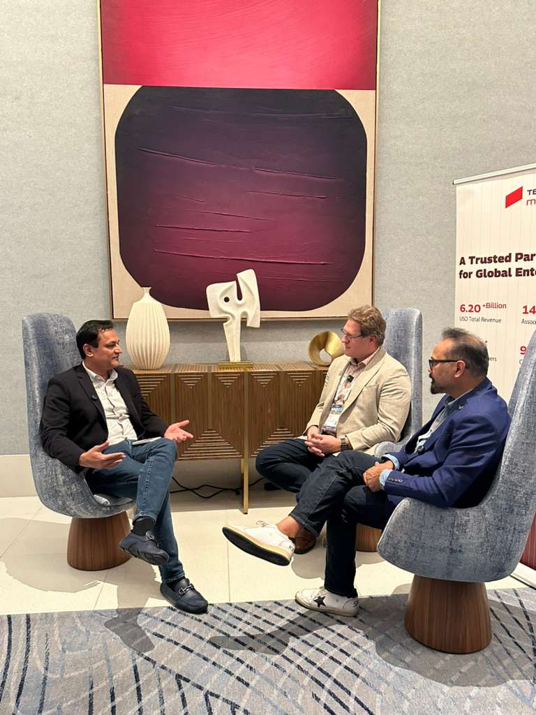 tech_mahindra's tweet image. Day 2 at Guidewire Connections showcased the platform’s evolution from cloud-first to AI-first.
Guidewire Software's CEO Mike Rosenbaum's keynote highlighted major leaps in speed and intelligence:
- #PricingCenter and its rapid rate deployment
- #UnderwritingCenter and its AI…