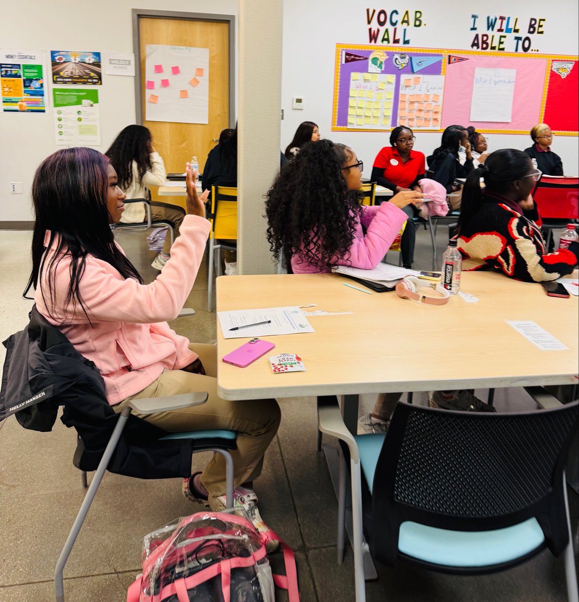 _JacobsLadder's tweet image. Stephen Quander, Jr.  stopped by Fairmont Heights High to drop real world knowledge on financial literacy with our future nurses! 💙

Understanding money isn’t just math, it’s a life skill that empowers teens to dream bigger, save smarter, &amp;amp; build their future!
 #LifeSkills #FHHS