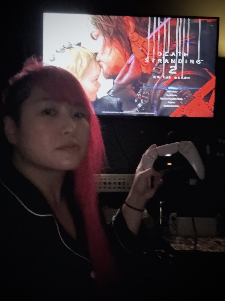 Yapi's tweet image. 無事にフィリピンに帰りました！
11月1日はフィリピンのお盆みたいの時なので、ママの墓行くつもり〜
3週間居るので、ゲームも🎮！

I’ve returned to the Philippines safely! Nov 1st is All Souls Day in the Philippines where we spend time at our loved ones’ graves. I’m home to visit my…