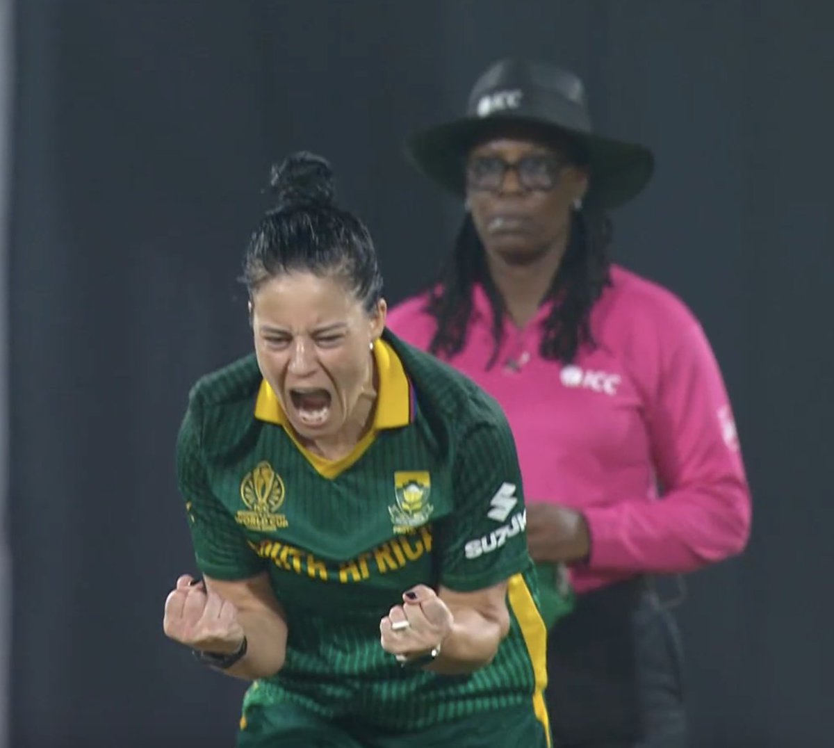 That reaction says it all!

Kapp gets Nat Sciver-Brunt and England are 5 down.

#CricketTwitter #CWC25