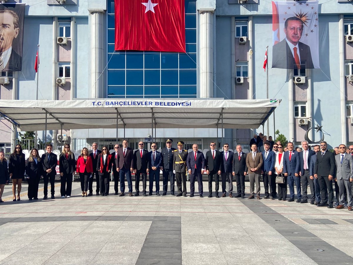 29 Ekim Cumhuriyet Bayramının 102.Yıldönümünü ilçemizde kıymetli vatandaşlarımız, protokol üyelerimiz ve öğrencilerimiz ile Cumhuriyetin ruhuna uygun coşku ve heyecan ile kutladık. 
Cumhuriyet Bayramımız kutlu olsun.