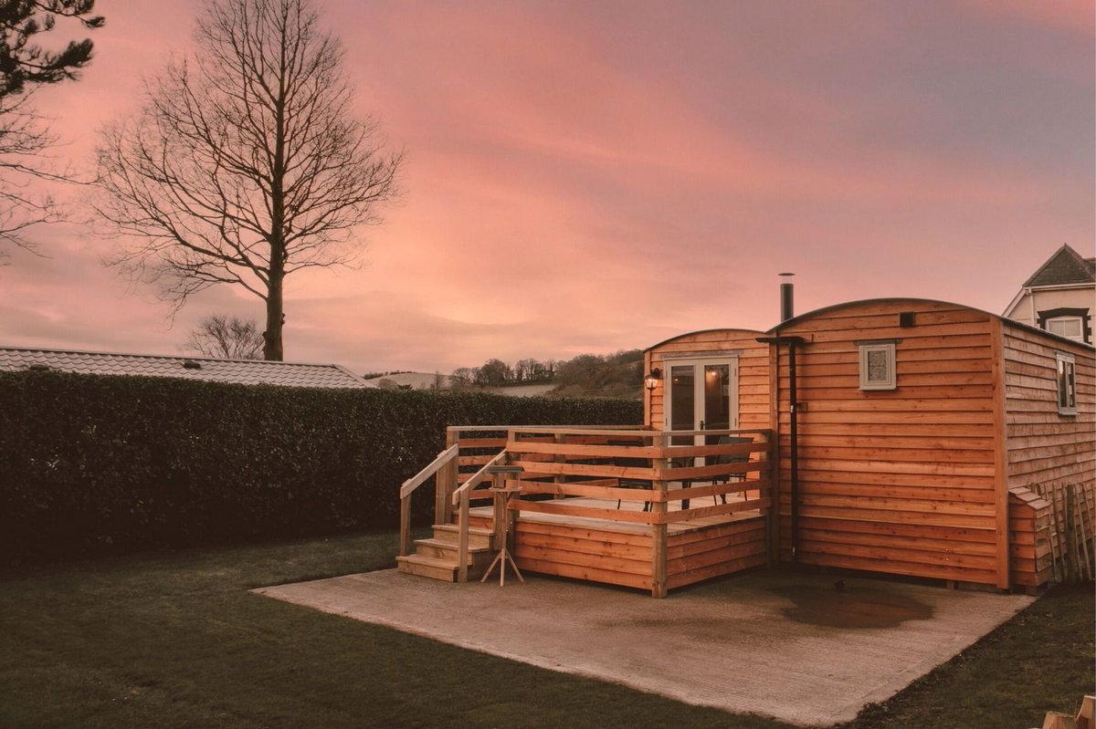 WeAcceptPets's tweet image. 🌼Holiday In Llandudno offers wonderful self-catering accommodation in Llanrhos, just moments from the famous seaside town of Llandudno — the perfect base for a peaceful getaway in beautiful Conwy. 🌊

Accepts 🐶 
weacceptpets.co.uk/Conwy/8676

#HolidayInLlandudno #Llandudno #Conwy
