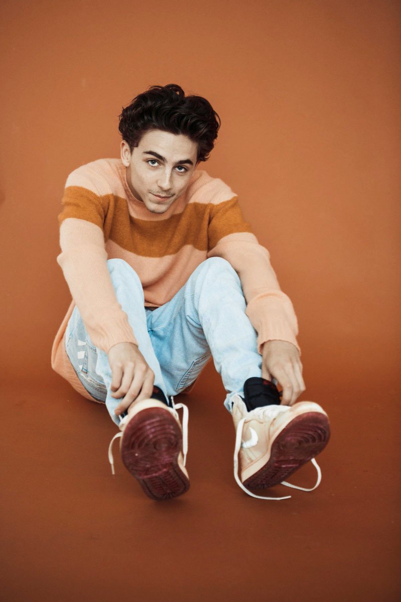 🖼️ <a href="/lofficieltr/">L'Officiel Türkiye</a> (L’Officiel Turkey) #ForMySonMovie
📷 Barbaros Cangurgel
✨ Shirt by <a href="/YSL/">SAINT LAURENT</a>, jeans by <a href="/acnestudios/">Acne Studios</a>, kicks by <a href="/Nike/">Nike</a> 🧡
🔗 lofficiel.com.tr/pop-culture/si…