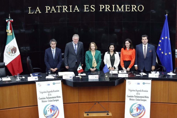 RGrangui's tweet photo. Yesterday, the 32nd edition of the Mexico–European Union Joint Parliamentary Committee 🇲🇽🇪🇺 was held in Mexico City — a space for dialogue and cooperation that strengthens our strategic partnership and the democratic values we share.

Under the leadership and strong capabilities of Senator @beatrizroblesgs and MEP @TonoEPP, the Joint Parliamentary Committee is a pillar of bilateral political dialogue and a space where parliamentary diplomacy demonstrates its effectiveness in strengthening our ties in every dimension.

@EmbMexBelgicaUE @EuroParlPress