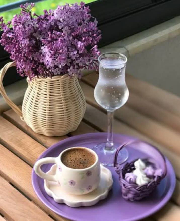 #شكر_الله_جل_جلاله 

الكأسُ التي تكرَه أن تشربَ منها
لا تسقِ منها غيركَ…
فما ترفضه لنفسك، لا تهده لغيرك على أنه عطاء
وما يوجِع قلبك، لا تزرعه في قلوب الناس
الكرم الحقيقي ليس في العطاء فحسب
بل في نقاء النية وعدل الموقف

#المجموعة_الدعوية 
#الكلم_الطيب 
#ومضه_حرف