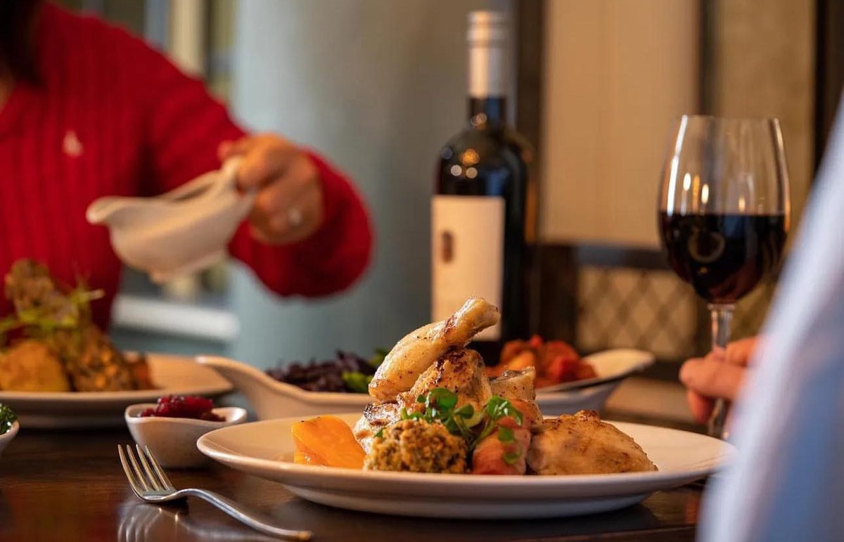 The weekend is calling - why not book in for one of our classic Sunday roasts?

There’s something for everyone, check out our menu &amp; book your table here: sunfaversham.co.uk 

#shepsfood #faversham #shepherdneame