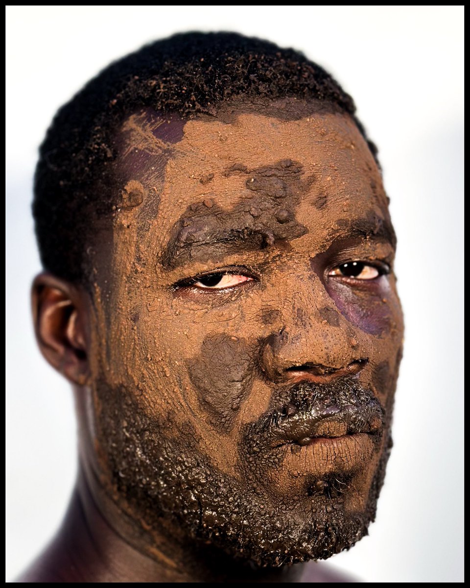 ‘chant to the pits’ out now
video drops at 4pm today 

a piece that’s very close to my heart. See my Instagram for proper caption