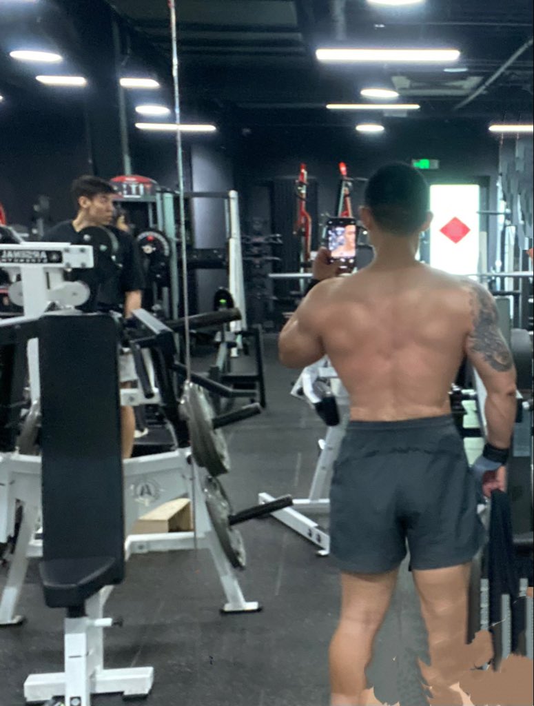 s1350102's tweet photo. 都是本人。       #按摩 #男士按摩 #gay按摩 #国贸按摩 #spa #男士spa #精油按摩 #精油SPA #男士精油按摩 #肌肉男按摩 #肌肉男上门 #肌肉男体推 #肌肉男SPA #北京��模 #北京男士会所 #北京专业按摩 #北京专业spa  #肌肉男飞机 #肌肉男大 #体育生 #原味白袜 #原味内裤 #大胸肌肉男 #大屌肌肉男 https://t.co/GhsFRGpAGP