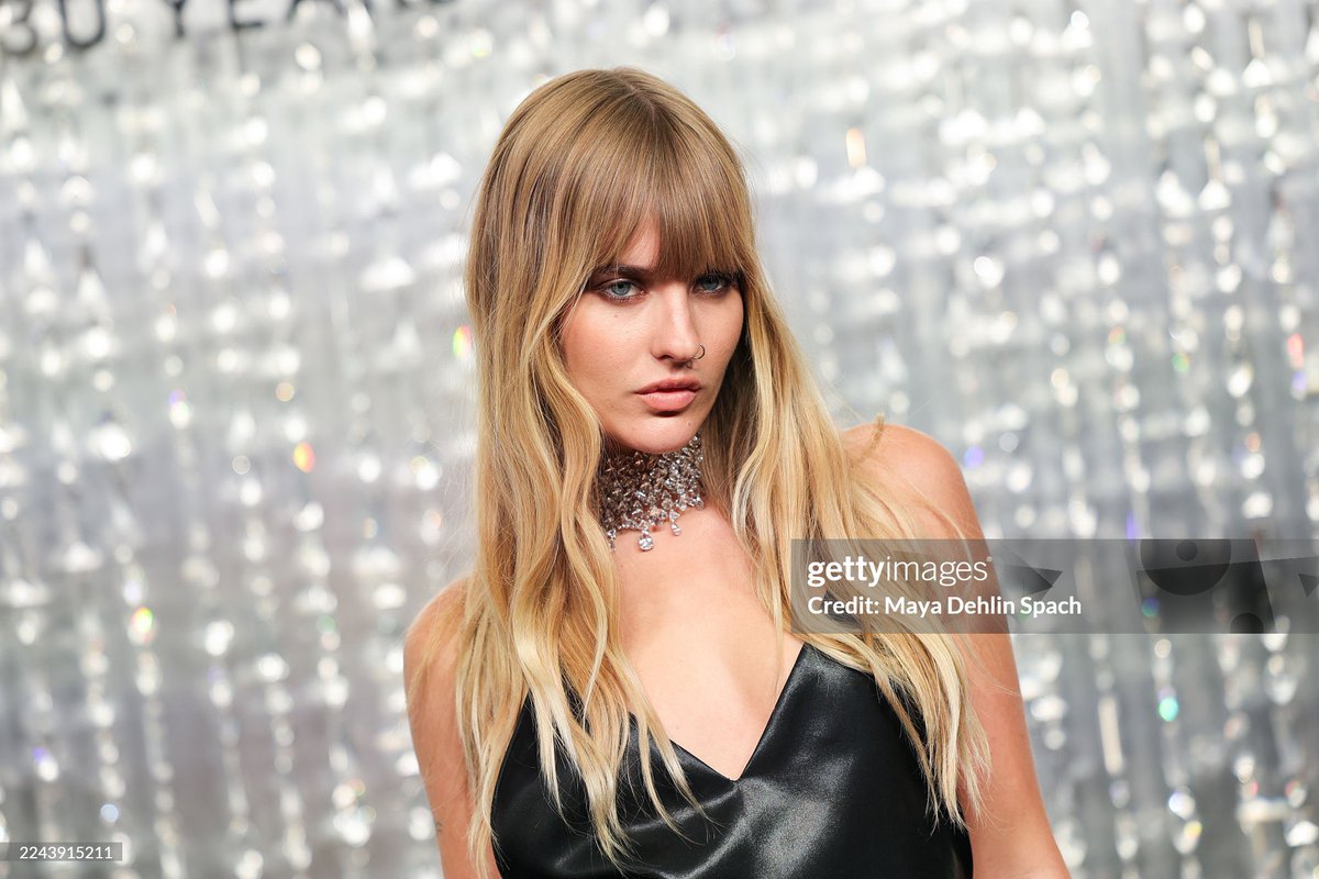 touchofangelll's tweet photo. victoria de angelis looking mesmerizing at swarovski event last night in LA. https://t.co/z78XPJkAnt