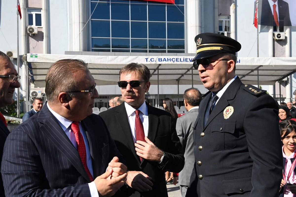 29 Ekim Cumhuriyet Bayramının 102.Yıldönümünü vesilesiyle  kıymetli vatandaşlarımız ve protokol üyelerimiz ile Kaymakamlık makamında tebriklerin kabulu törenini gerçekleştirdik.