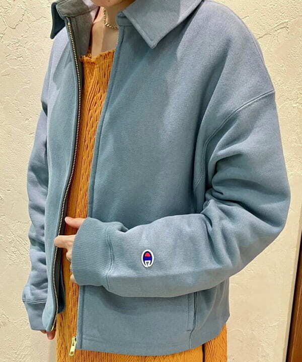 〈Champion × Ray BEAMS〉
ずーっと着たい💖愛着スウェット💖

Tシャツやシャツの上に羽織ってアウターライクに着こなしたり、ジャケットのインナーにしたり👍
大人カジュアルなカラーにも注目👀✨️
アイテムはこちら✔
🔗 bit.ly/4obWqSp