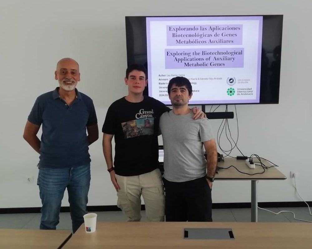 epra_ieo's tweet image. Leo Martos de la @InfoUMA nos ha presentado su #TFM sobre el potencial biotecnológico de los genes metabólicos auxiliares de virus marinos analizados en nuestros #metaGs del Mar de Alborán. El trabajo ha sido supervisado por Guillermo Domínguez (IEO) y Salvador Arijo (UMA) 🙌🏽