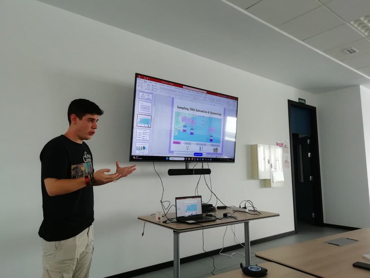 epra_ieo's tweet image. Leo Martos de la @InfoUMA nos ha presentado su #TFM sobre el potencial biotecnológico de los genes metabólicos auxiliares de virus marinos analizados en nuestros #metaGs del Mar de Alborán. El trabajo ha sido supervisado por Guillermo Domínguez (IEO) y Salvador Arijo (UMA) 🙌🏽