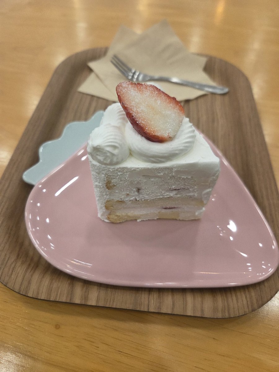 딸기 케이크 한조각~