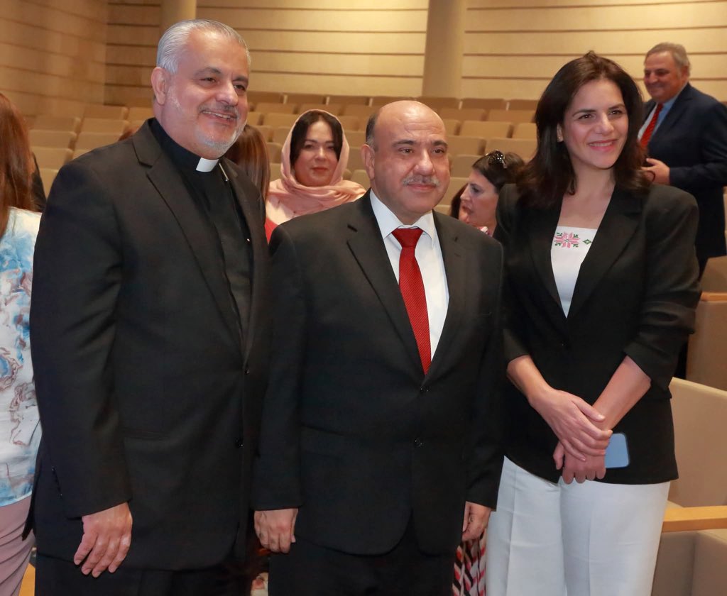 حضوري مؤتمر "بيروت الدولي حول الحوار بين الثقافات والديانات " برعاية رئيس الجمهورية جوزاف عون . وقد تشرفت باستلام الدرع التكريمي المقدم من اللجنه المنظمة لسمو  الامير الحسن بن طلال المعظم، الذي القى كلمة متلفزة في الجلسة الافتتاحية. وشارك من الاردن الاب  رفعت بدر ود. تغريد عودة.