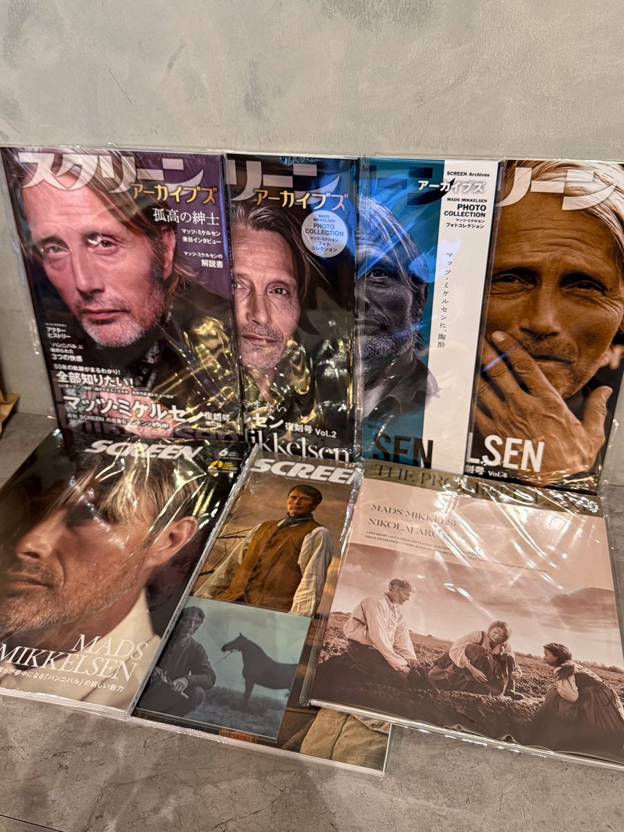 ✎＿＿＿ マッツ・ミケルセンがやってきた.ᐟ.ᐟ 当館8Fにスタンディ
