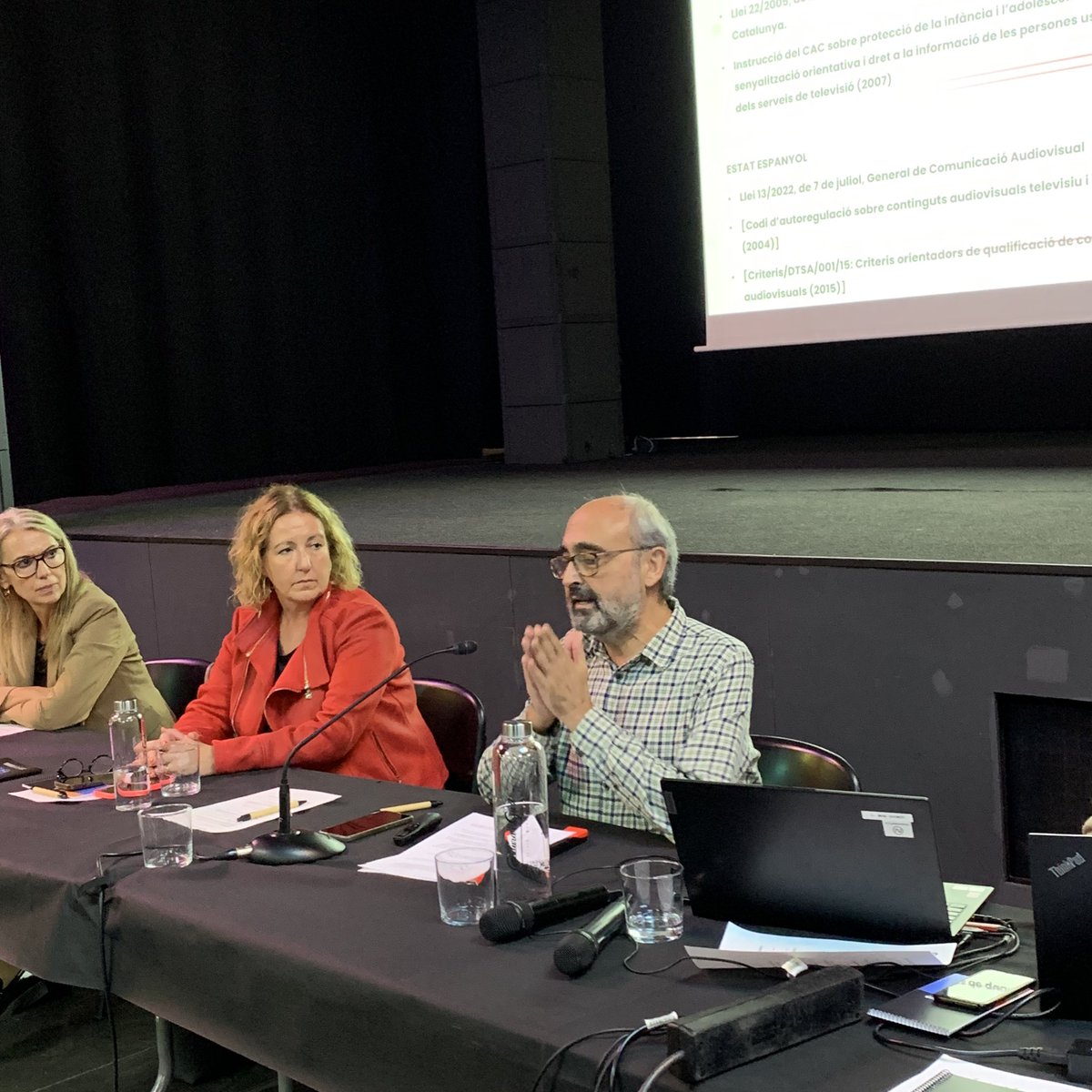 <a href="/rtve/">RTVE</a> <a href="/rocaumbertfa/">Roca Umbert Fàbrica de les Arts</a> Carles López, cap del Servei d'Anàlisi de l'Àrea de Continguts del <a href="/Consell_Audio/">CAC</a>, parla de la senyalització dels programes.

<a href="/rocaumbertfa/">Roca Umbert Fàbrica de les Arts</a> #InfolocalTV