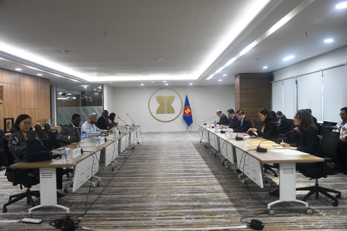 ASEAN's tweet photo. Secretary-General of ASEAN, Dr. Kao Kim Hourn, today received a courtesy call by the Secretary-General of the Organisation of African, Caribbean and Pacific States (OACPS) Moussa Saleh Batraki, at the ASEAN Headquarters/ASEAN Secretariat, marking the first-ever meeting between the two Secretaries-General. During their discussion, both sides exchanged views on shared values and explored potential areas of cooperation between ASEAN and the OACPS, particularly in the fields of the creative economy, sustainable development, and climate change.