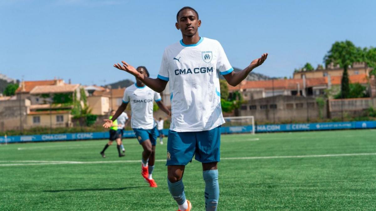 🚨 Première convocation de Tadjidine Mmadi 🇫🇷 avec le groupe pro cette saison !

#TeamOM #OMSCO