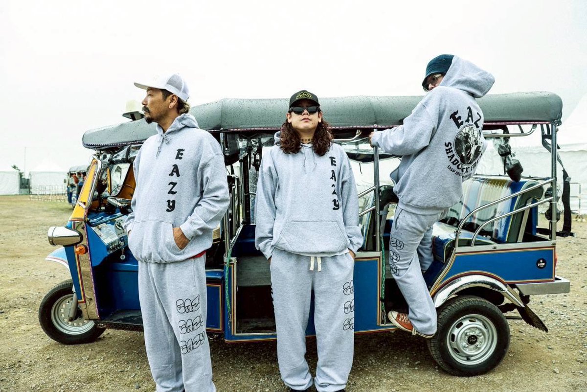 SHADOWS_JAPAN's tweet image. 【info】

SHADOWS x ENTH  Presents.
-EAZY-

グッズラインナップ公開！🛒
ツアー初日10/31(金)より販売開始！🔥

※各公演先行物販あり
※ツアーグッズは現金のみ

🎫 : 一般発売中(金沢のみ)
eplus.jp/shadows-enth/

📸@kouhey0622