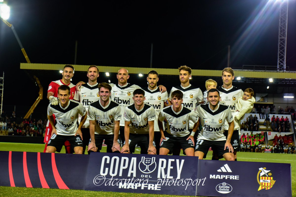 Visca Inca i visca el <a href="/CEConstancia/">CE Constància</a> 

No puc expressar amb paraules lo viscut ahir vespre.

Orullós de poder representar aquesta ciutat, aquests colors i de compartir vestidor amb aquest grup humà.

#GuantesPR