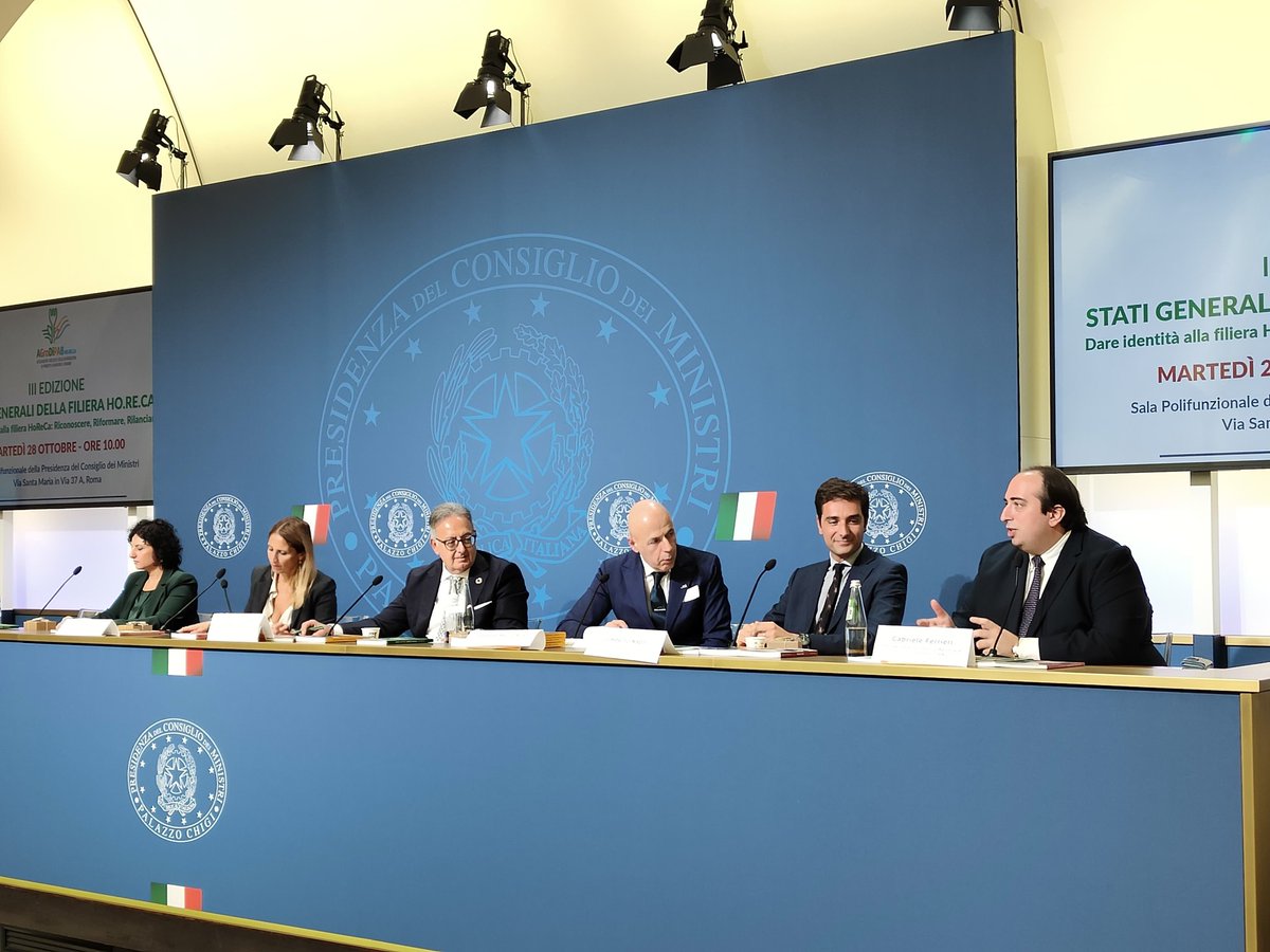 gabferrieri's tweet image. 📌 Settimana di fuoco per l’innovazione italiana con ANGI in prima linea! Come Presidente ho portato la voce dei #giovani #innovatori come relatore in tre eventi strategici, nell’ordine che ha scandito il ritmo del cambiamento.

🇮🇹 Primo appuntamento: Piazza Montecitorio per il…