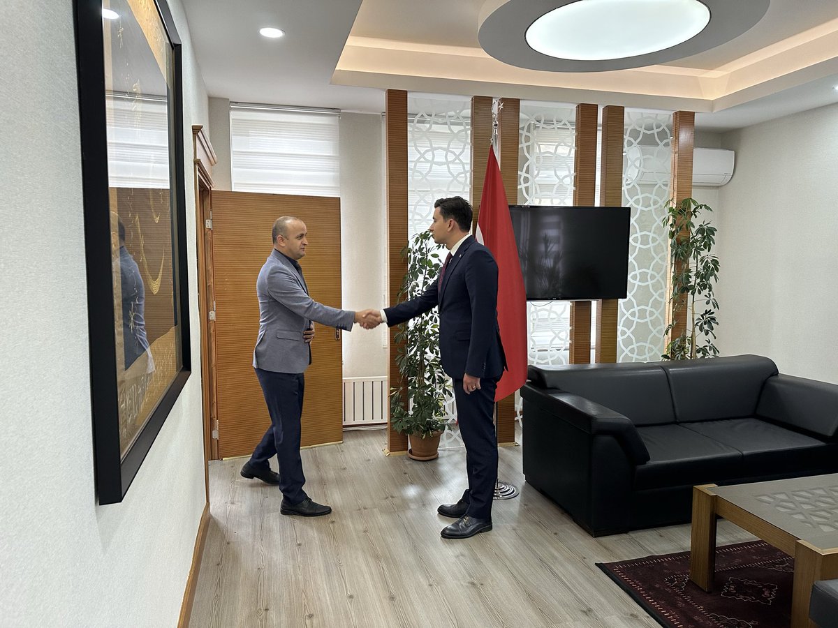 İlçemiz Kaymakamı Sayın  Ali Emre DENİZ  29 Ekim Cumhuriyet Bayramı ve Cumhuriyetimizin kuruluşunun 102. Yıldönümü kutlamaları çerçevesinde 29 Ekim Çarşamba günü saat 09.30’da Kaymakamlık Makamında tebrikleri kabul etti.