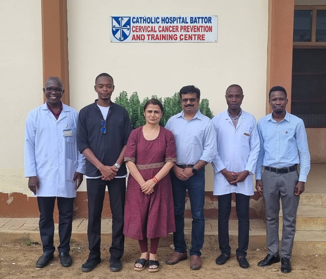 Thank you @graphicgh , <a href="/CBattor/">Cervical Centre Battor</a> and Dr. Koffi Effah for highlighting our Dmart Scope® CX and your support. Read here - graphic.com.gh/news/general-n… 
#cervicalcancer #FemTech #ascopeforhope #Ghana
<a href="/knaik71/">Koustubh Naik</a>  <a href="/VeenaMoktali/">Veena</a>