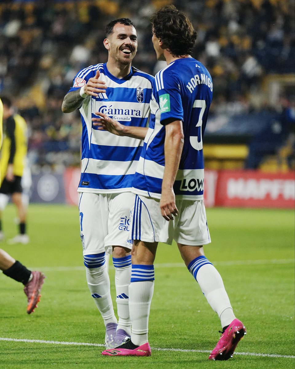 En el #RodaGranada debutaron hasta 12 nuevos jugadores y ya son más de 700 ‼️ los debutantes en Copa del Rey con el #GranadaCF, en concreto 704.

Es la competición en la que MÁS jugadores ha utilizado el club rojiblanco por detrás de los 496 en 2ª División y los 392 en 1ª.