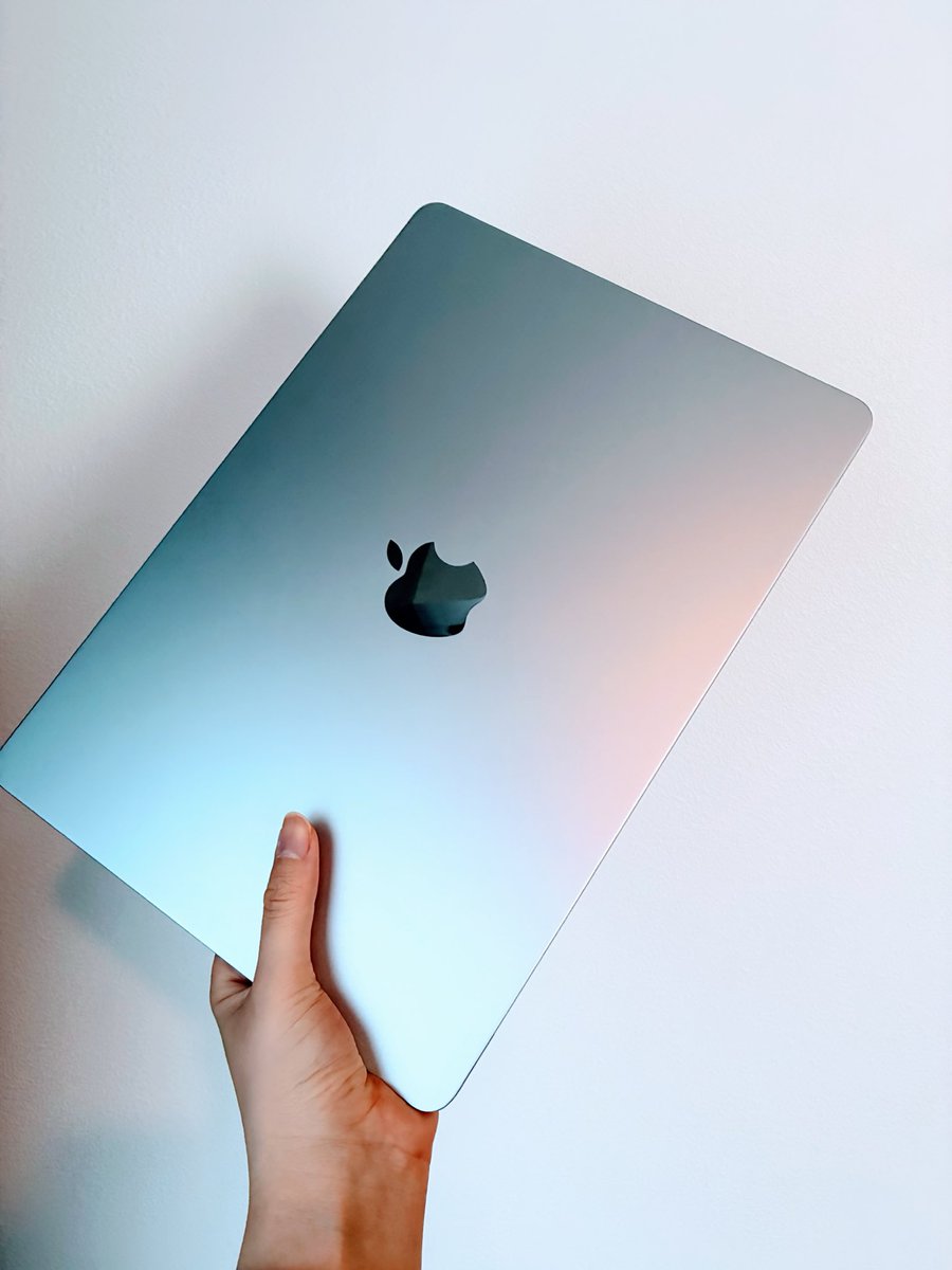 yako_yoga326's tweet image. MacBook Airきたー😍😍😍💻✨
悩みに悩み…今回はAirにしました😇
持ち運び重視‼️
スカイブルー🌌素敵ぃ〜💓
開発♪開発♪ルンルン♪👯
#MacBookAir #開発環境 #フロントエンド