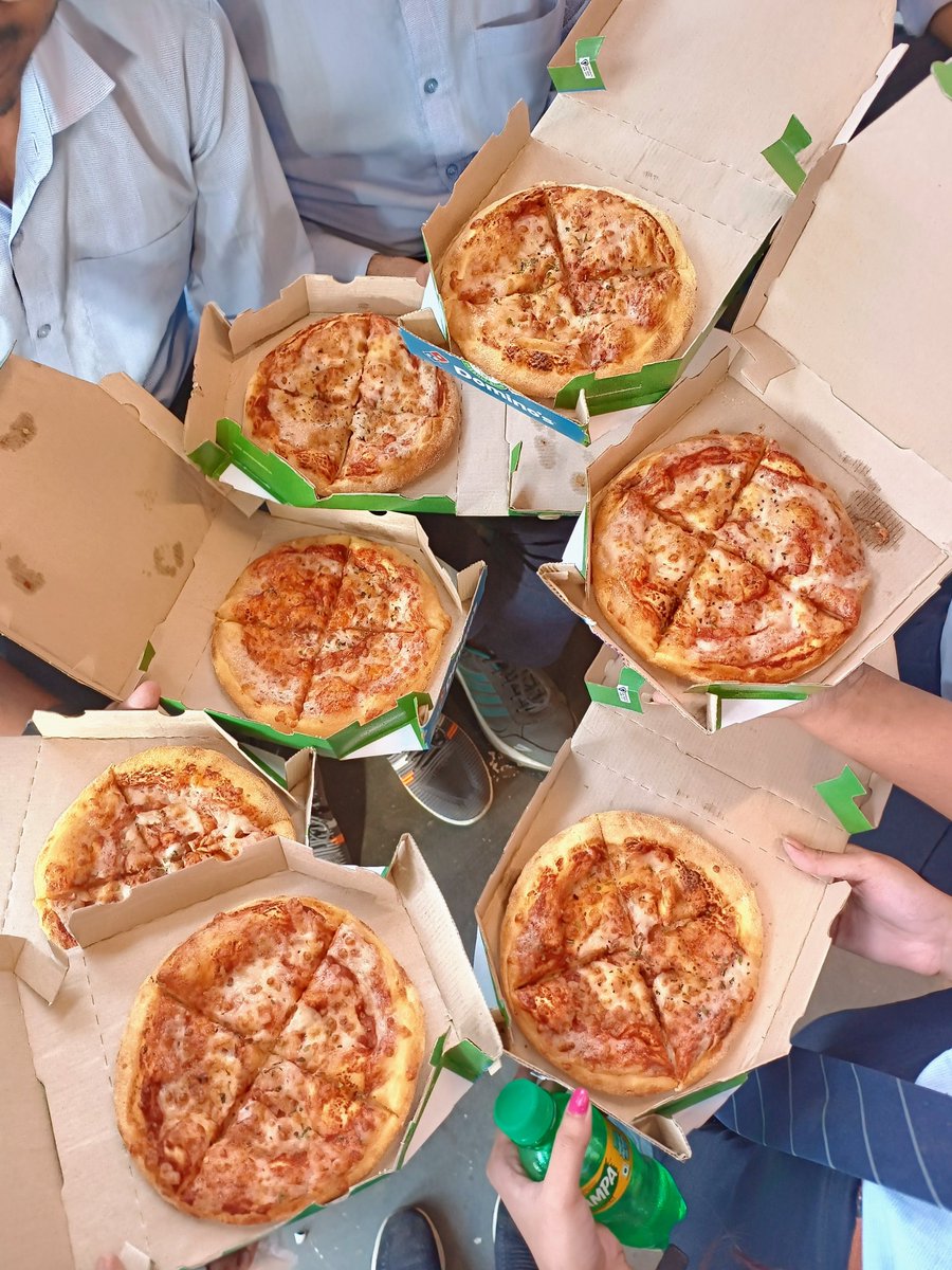 arijeetcodes's tweet photo. We got really nice hands on experience in #web3 and #blockchain and deployed our first #smartcontract and also uploaded in #GitHub 
and Guess What? Good Work rewards Good Things, and we were rewarded with Pizza!!!
Thank You @riseinweb3 @Celo @SahityaRoy07 @DebanjannnYaps https://t.co/KxMIXuAao1