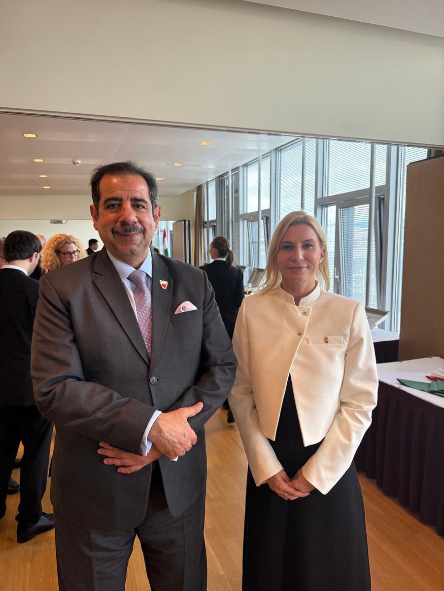 حضر سعادة السفير عبد الله عبد اللطيف عبد الله، المندوب الدائم لمملكة البحرين لدى مكتب الأمم المتحدة في جنيف، حفل الاستقبال الذي نظمته البعثة الدائمة للمجر في جنيف، وذلك بمناسبة ذكرى اليوم الوطني.